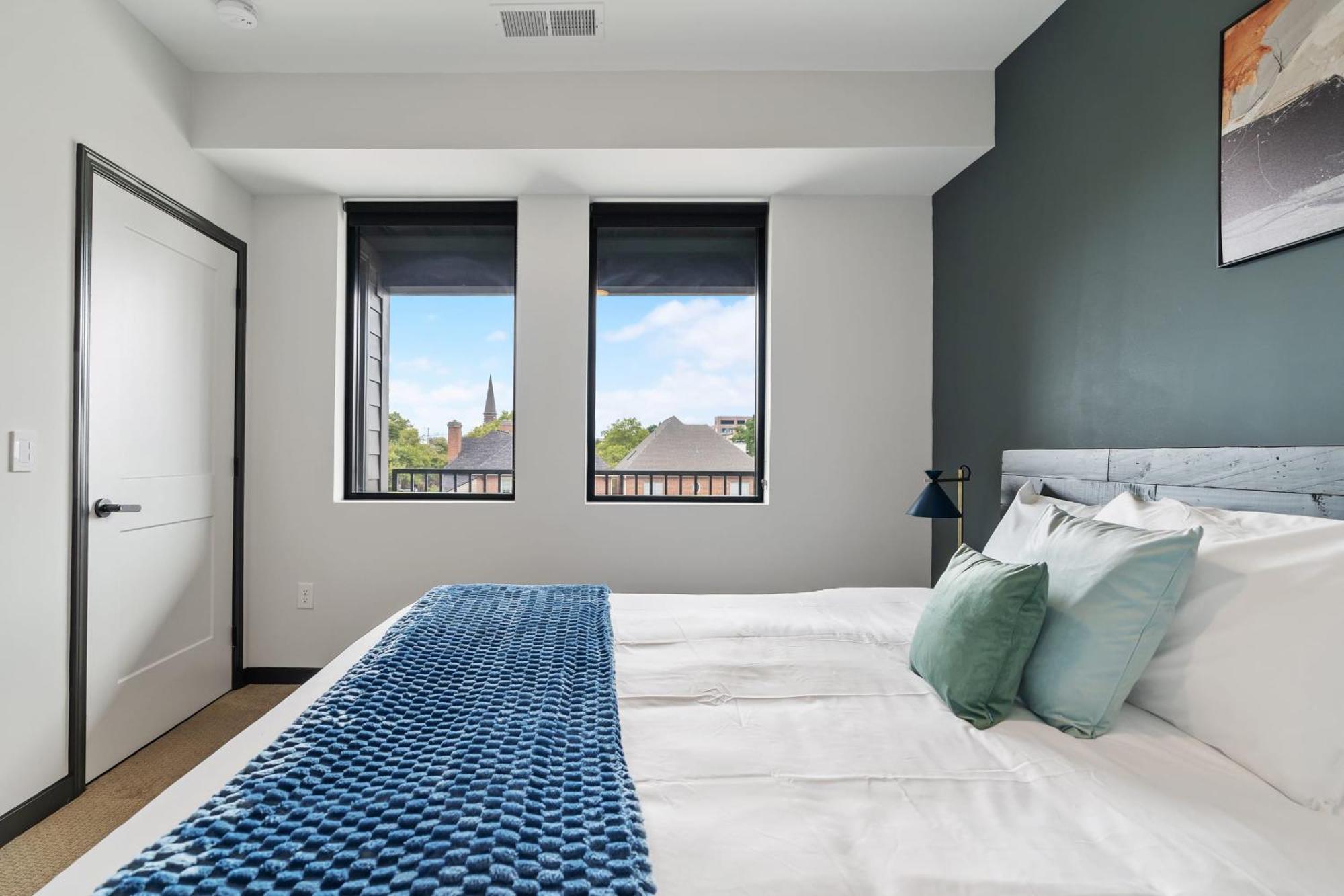 Cozysuites On Mass With Garage Parking #4 Indianapolis Eksteriør bilde
